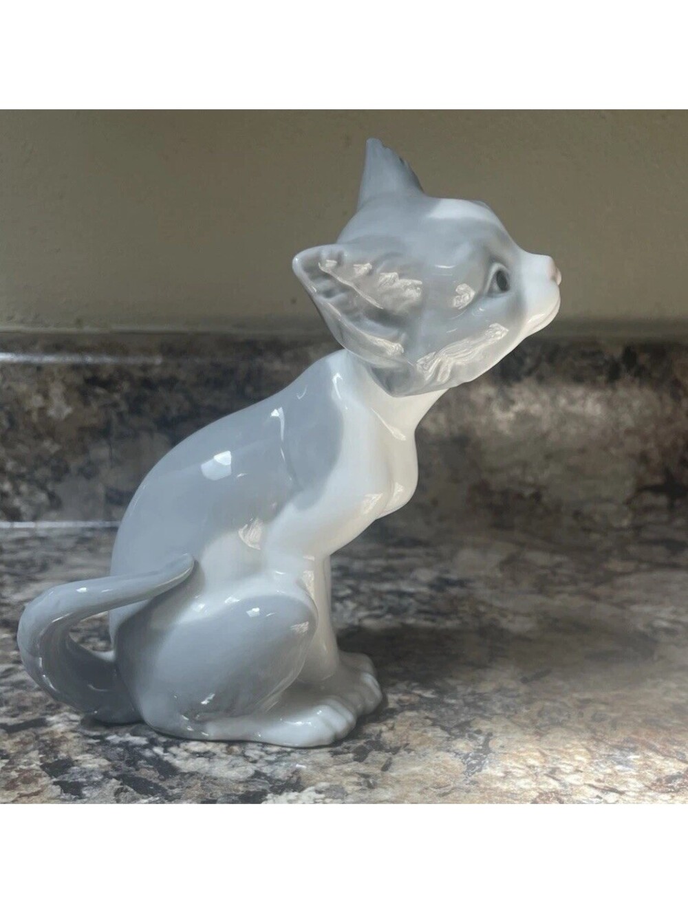 VINTAGE LLADRO CAT “FEED ME” #5114 CAT FIGURINE ~ 5.25”
